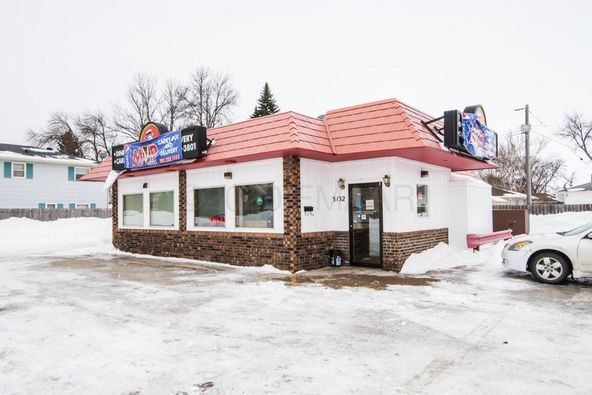 MVP Pizza: 3132 Broadway N, Fargo, ND 58102